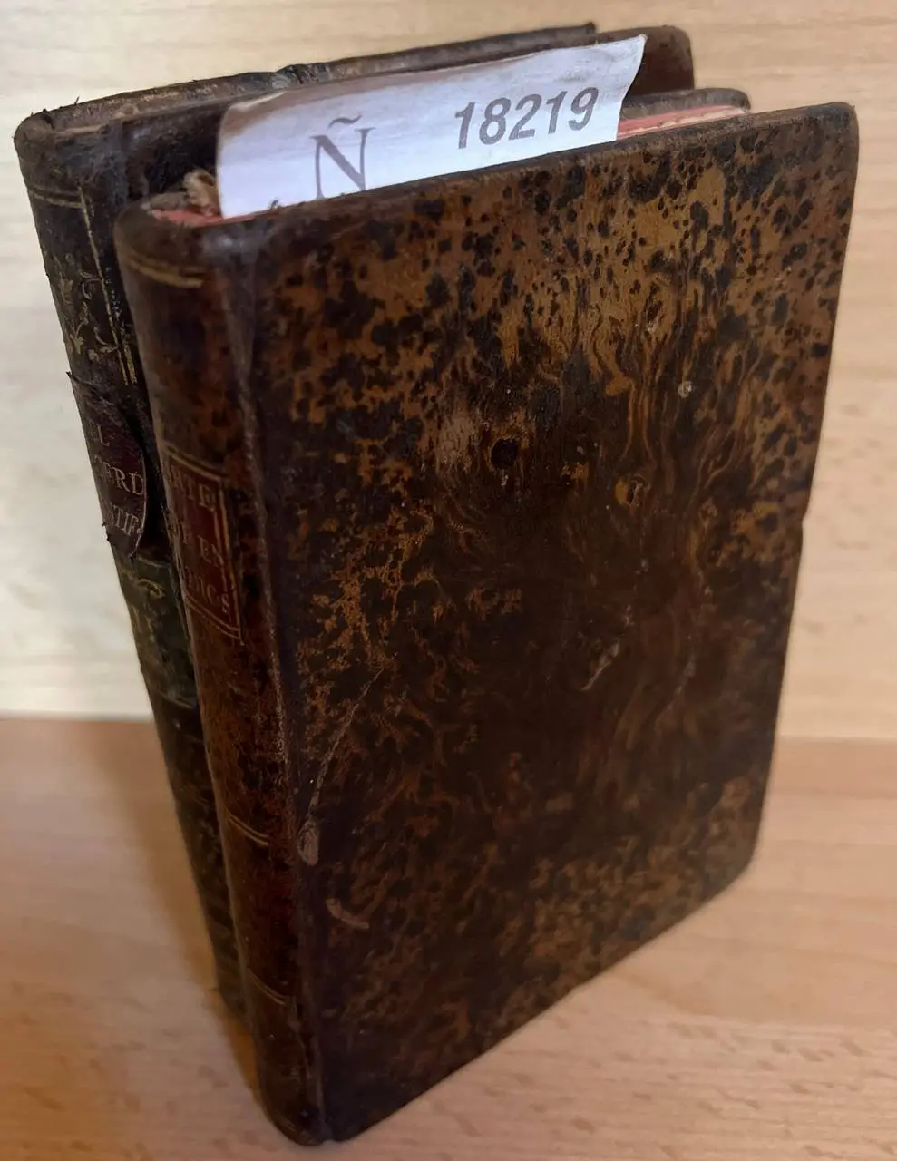 ARTE DE ENCOMENDARSE A DIOS, O SEA VIRTUDES DE LA ORACION. POR EL P. —. Traducido de italiano en español por el abate don JOSEPH FRANCISCO DE ISLA. TERCERA IMPRESION.