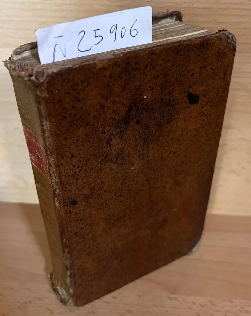 LIMITATION DE JESUS – CHRIST, TRADUCTION NOUVELLE, AVEC UNE PRATIQUE ET UNE PRIERE A LA FIN DE CHAQUE CHAPITRE. PAR LE R. P. —, DE LA COMPAGNIE DE JESUS. NOUVELLE EDITION, AUGMENTE DE LORDINAIRE DE LA MESSE, EN LATIN ET EN FRANÇAIS; DUNE ORAISON POUR RECITER AVANT OU APRES LA MESSE; DUNE ADORATION DE LA CROIX; DES SEPT PSAUMES PENITENTIAUX, TRADUCTION DE LAHARPE; DES LITANIES DES SAINTS, ET DUN EXERCICE POUR TOUS LES JOURS DE LA SEMAINE.
