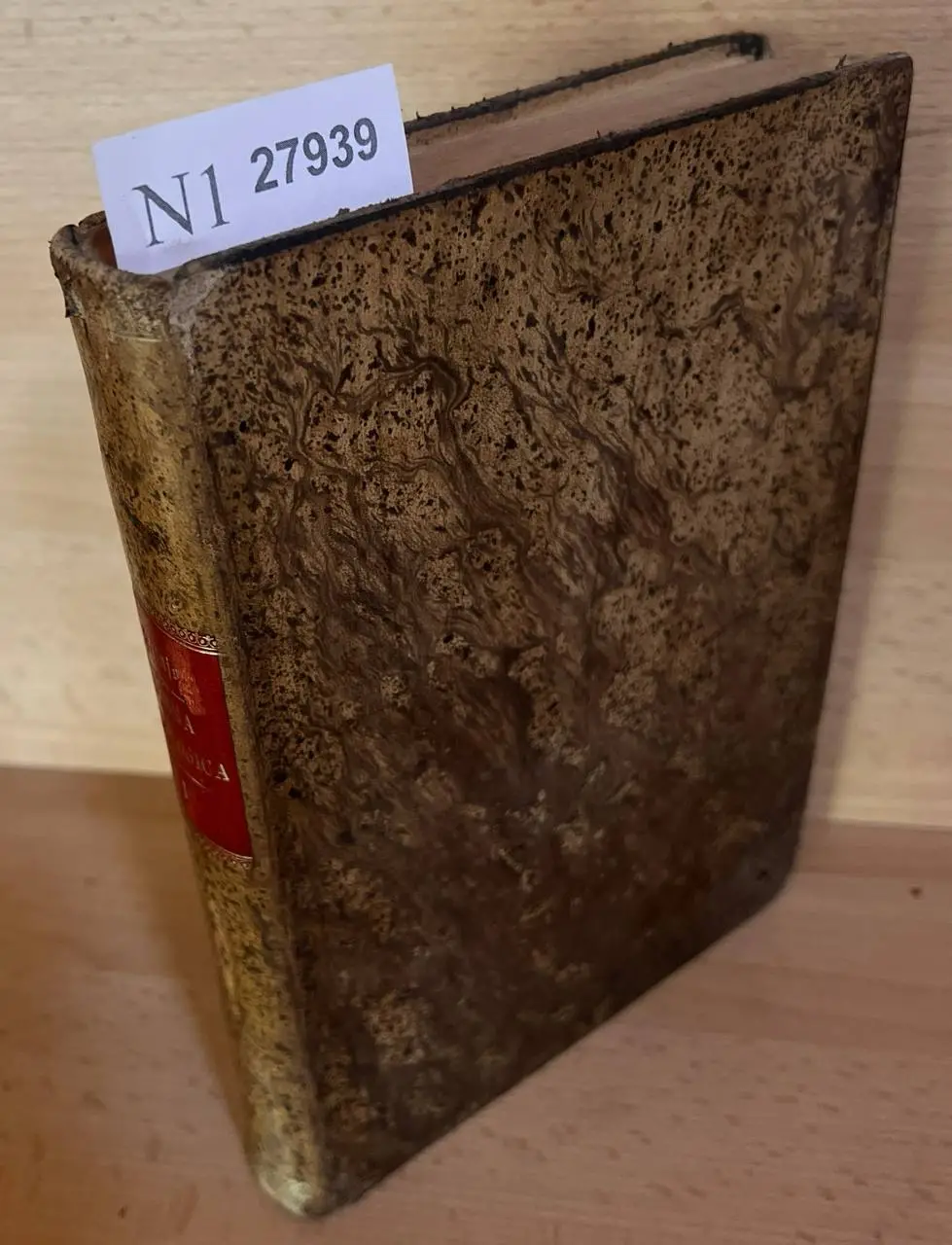 DIVI THOMAE AQUINATIS DOCTORIS ANGELICI SUMMA THEOLOGICA, … QUIBUS RECENTIORES ERRORES REFELLUNTUR A DOCTORE D. D. —, PBRO., … EDITIO PRIMA VALENTINA HODIERNIS SCHOLARUM NECESSITATIBUS ACCOMMODATA… TOMUS PRIMUS.