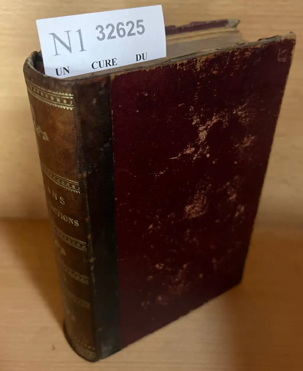 PLANS DINSTRUCTIONS SUR LES PRINCIPAUX SUJETS DE LA MORALE CHRETIENNE AVEC DE NOMBREUX TEXTES CHOISIS DANS LECRITURE-SAINTE ET LES SAINTS PERES; PAR —.