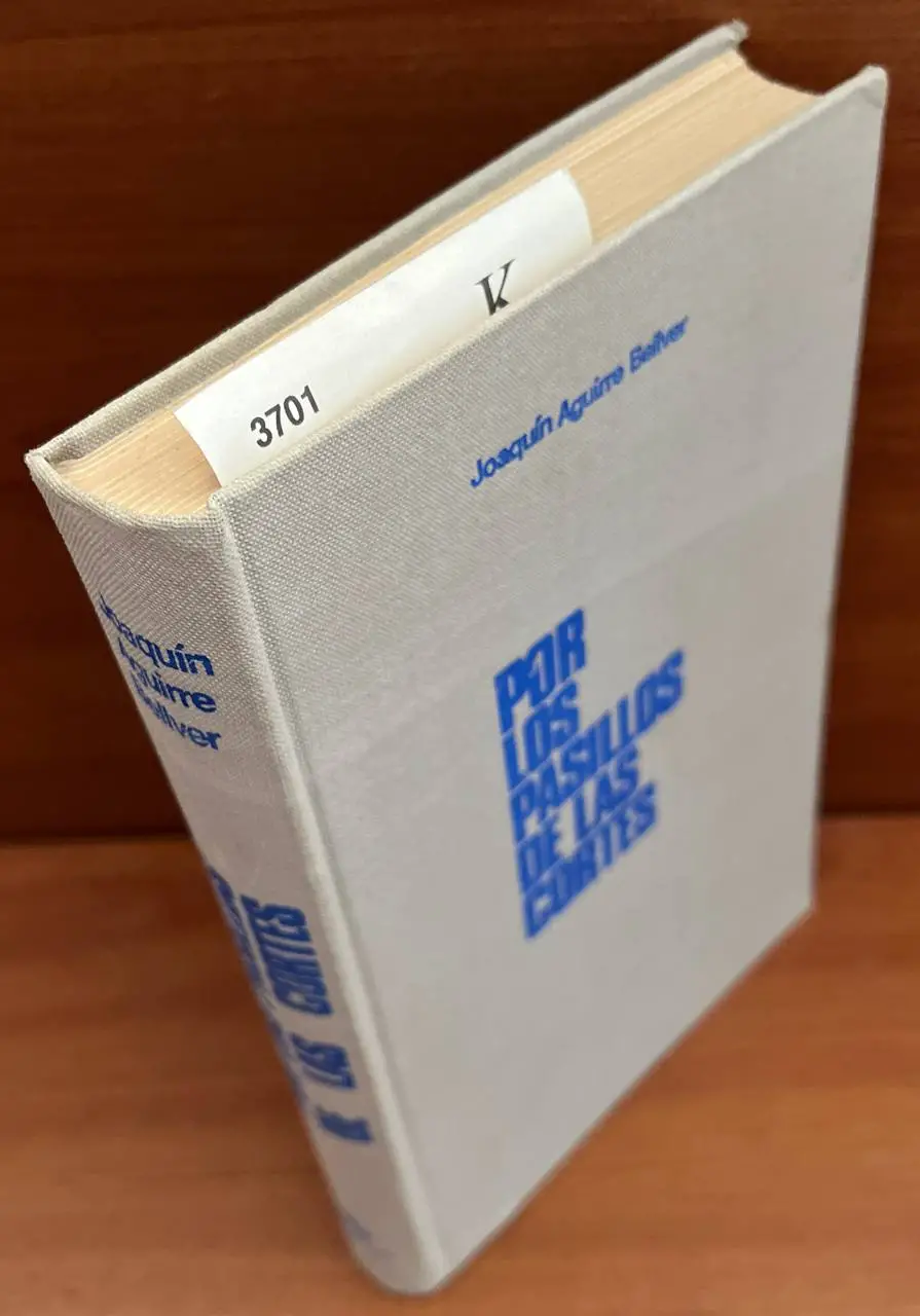 Por los pasillos de las cortes.