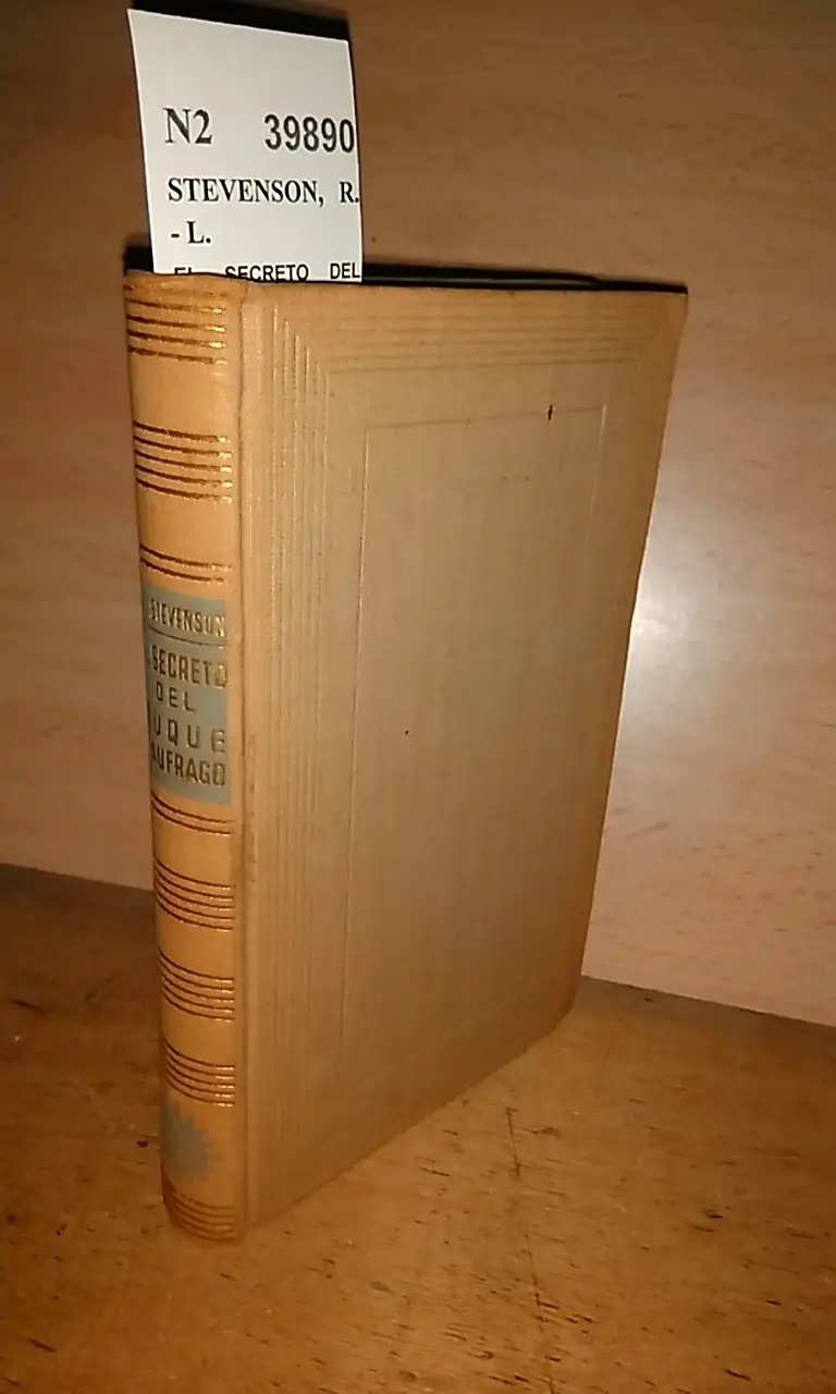 EL SECRETO DEL BUQUE NAUFRAGO traduccion de Luis Ignacio Bertran.