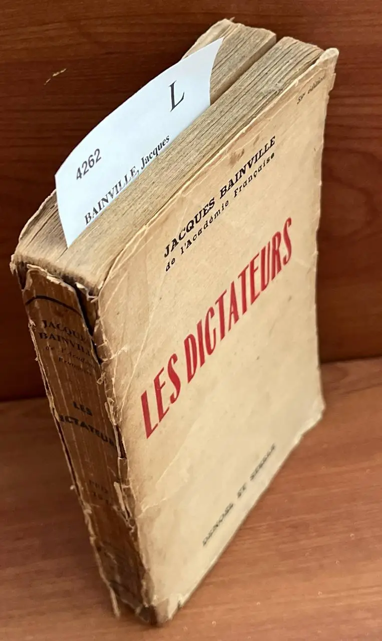 Les dictateurs.