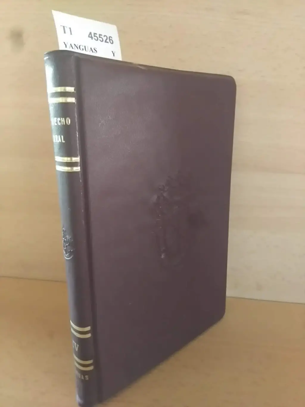 DICCIONARIOS de los Fueros del Reino de Navarra y de las leyes vigentes promulgadas hasta las Cortes de los años 1817 y 1818 inclusive.