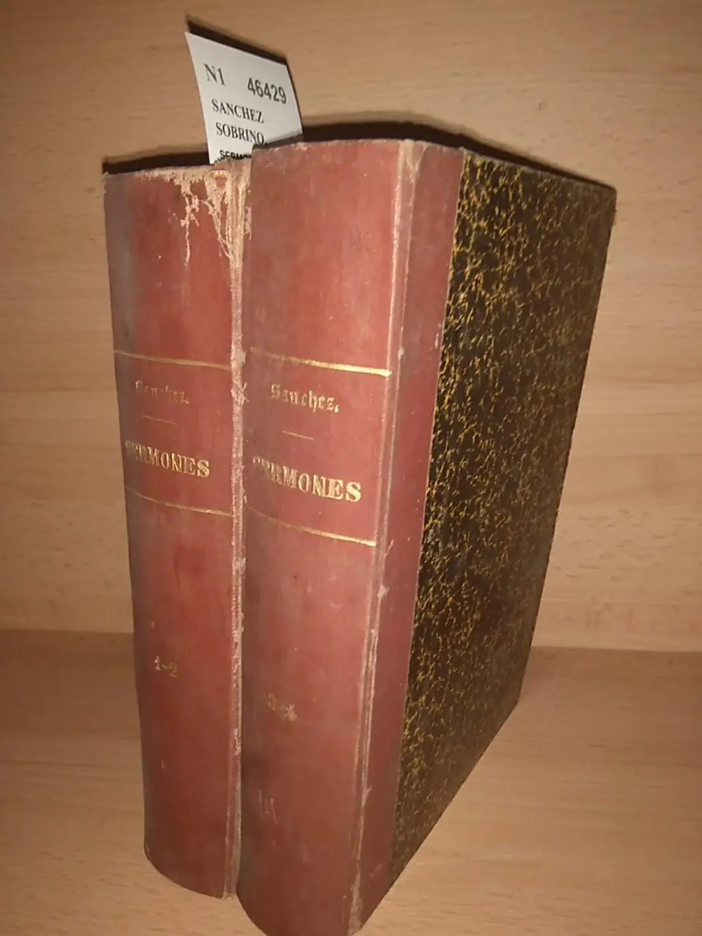 SERMONES VARIOS PANEGIRICOS Y MORALES (2 VOLUMENES). Su autor el P. Fr. —, … morador en el convento de S. Antonio Abad de Granada de la Tercera Orden de Penitencia de N. P. S. Francisco