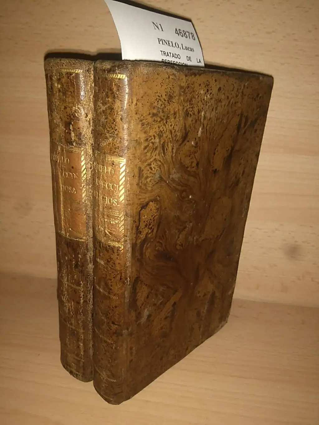 TRATADO DE LA PERFECCION RELIGIOSA, y de la obligacion, que todos los religiosos tienen de aspirar a ella compuesto en italiano por el padre — de la compañia de Jesus. Trad. del italiano en Castellano por el Padro Pablo Josef de Arriaga.