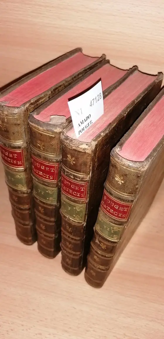 INSTRUCCIONES GENERALES EN FORMA DE CATECISMO: (4 VOLUMENES) EN LAS QUALES, POR LA SAGRADA ESCRITURA Y LA TRADICION, SE EXPLICAN EN COMPENDIO LA HISTORIA Y LOS DOGMAS DE LA RELIGION, LA MORAL CHRISTIANA, LOS SACRAMENTOS, LA ORACION, LAS CEREMONIAS Y USOS DE LA IGLESIA. ESCRITAS EN FRANCES POR EL P. —, Presbitero del Oratorio, Doctor de la Sorbona… CON DOS CATECISMOS ABREVIADOS PARA USO DE LOS NIÑOS. Traducidas ahora nuevamente en Castellano sobre le Edicion original del año de 1702… por Francisco Antonio de ESCARTIN Y CARRERA.