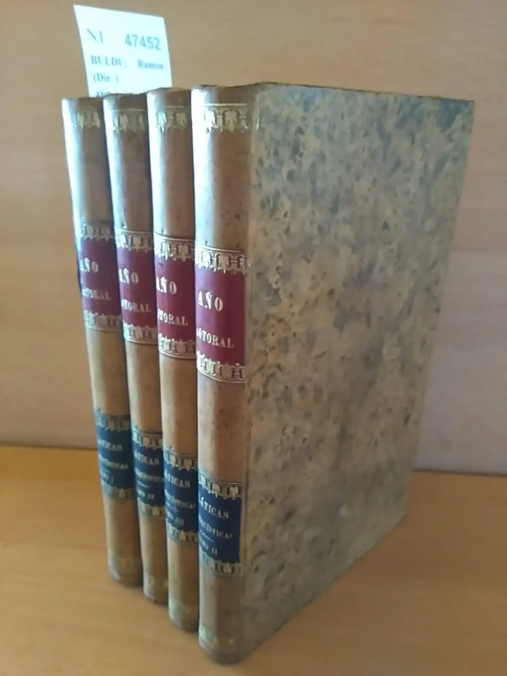 AÑO PASTORAL. PLATICAS CATEQUISTICAS SOBRE LAS CUATRO PARTES DE LA DOCTRINA CRISTIANA (4 VOLUMENES), y tambien DISCURSOS sobre los santos misterios de nuestra santa Fe; obra utilisima dedicada a los Sres. Curas-Párrocos, a sus coadjutores y demás sacerdotes que tienen cura de almas, arreglada por una sociedad de eclesiasticos bajo la dirección del P. —.