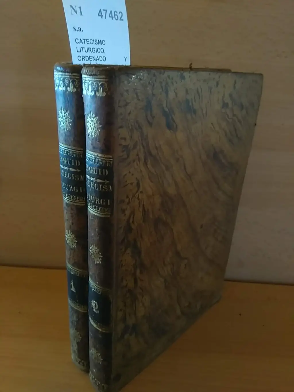 CATECISMO LITURGICO, ORDENADO Y DISPUESTO PARA INSTRUCCION DE JOVENES ECLESIASTICOS, SECULARES Y REGULARES. (2 VOLUMENES) SU AUTOR EL M. R. P. —, de los clerigos menores, lector jubilado en Sagrada Teología. Quien por mano del excelentísimo Señor Principe de la Paz le dedica al Excmo. Sr. Arzobispo de Sevilla.