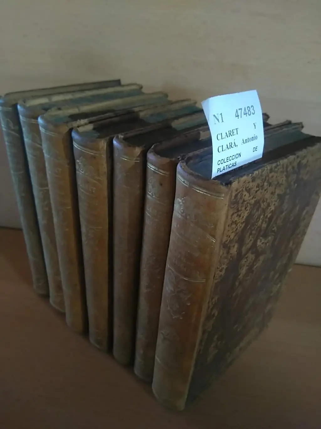 COLECCION DE PLATICAS DOMINICALES QUE PARA FACILIDAD Y DESCANSO DE LOS VENERABLES CURAS PARROCOS Y TENIENTES DE CURA HA FORMADO Y REUNIDO, DE LOS MAS CLASICOS AUTORES, D. — -. (7 VOLUMENES)