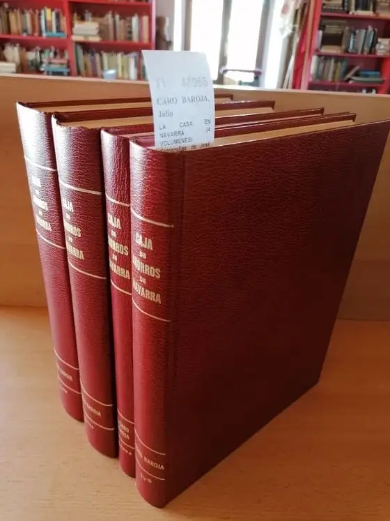 LA CASA EN NAVARRA (4 VOLUMENES) Fotografias de José Esteban Uranga