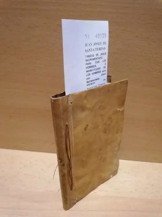 FINEZAS DE JESUS SACRAMENTADO PARA CON LOS HOMBRES, E INGRATITUDES DE LOS HOMBRES para con Jesus Sacramentado. ESCRITO EN TOSCANO Y PORTUGUES, por el P. Fr. Juan Josef de Santa Teresa, Carmelita Descalzo. Y TRADUCIDO EN CASTELLANO por D. Iñigo Rosende, …