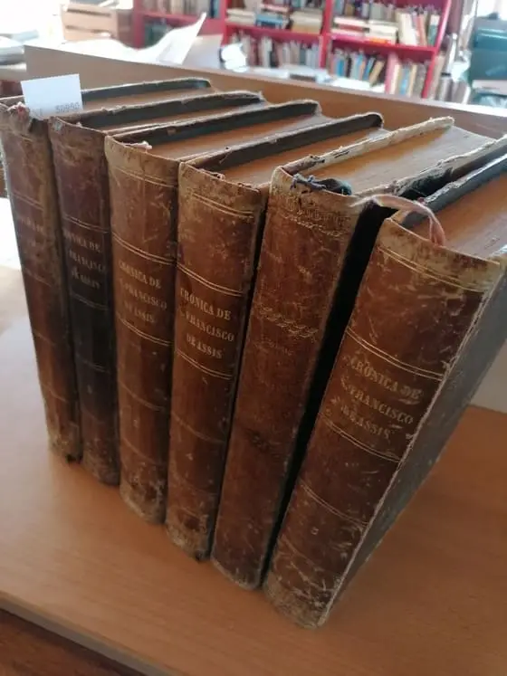 CHRONICA SERAPHICA. VIDA DEL GLORIOSO PATRIARCA SAN FRANCISCO, Y DE SUS PRIMEROS DISCIPULOS (6 VOLUMENES). Dedicada al excelentisimo señor don Antonio Alvarez de Toledo y Beamont, Duque de Alva, etc. ESCRITA POR EL R.P.Fr. —, …