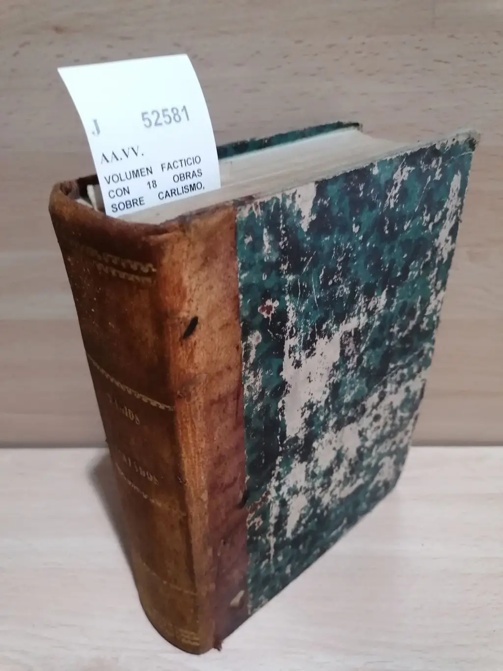 VOLUMEN FACTICIO CON 18 OBRAS SOBRE CARLISMO, IGLESIA, ETC.