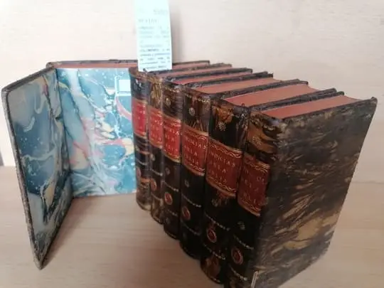 VINDICIAS DE LA SAGRADA BIBLIA CONTRA LOS TIROS DE LA INCREDULIDAD (7 VOLUMENES) y su defensa y justificacion de toda nota de contrariedad con la humana razón; los monumentos de la historia, ciencias y artes; la fisica, la geologia, la cronologia, la geografia, la astronomia, etc. Obra escria en frances por M. el Ab. —, Cura y Arcipreste que fue de la Diocesis de Ginebra. Trad. al español …