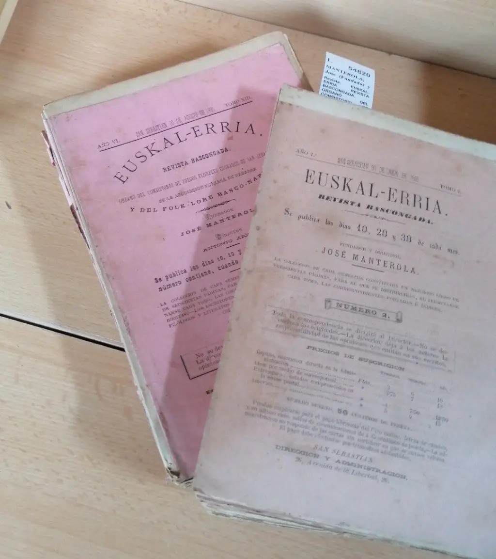 Revista: EUSKAL-ERRIA REVISTA BASCONGADA. ORGANO DEL CONSISTORIO DE JUEGOS FLORALES EUSKAROS DE SAN SEBASTIAN, DE LA COMISION DE MONUMENTOS DE GUIPUZCOA, DE LA SOCIEDAD EUSKAL-BATZARRE, DE LA ASOCIACION EUSKARA DE NAVARRA Y DEL FOLK-LORE BASCO-NABARRO. (CONJUNTO DE 50 REVISTAS)