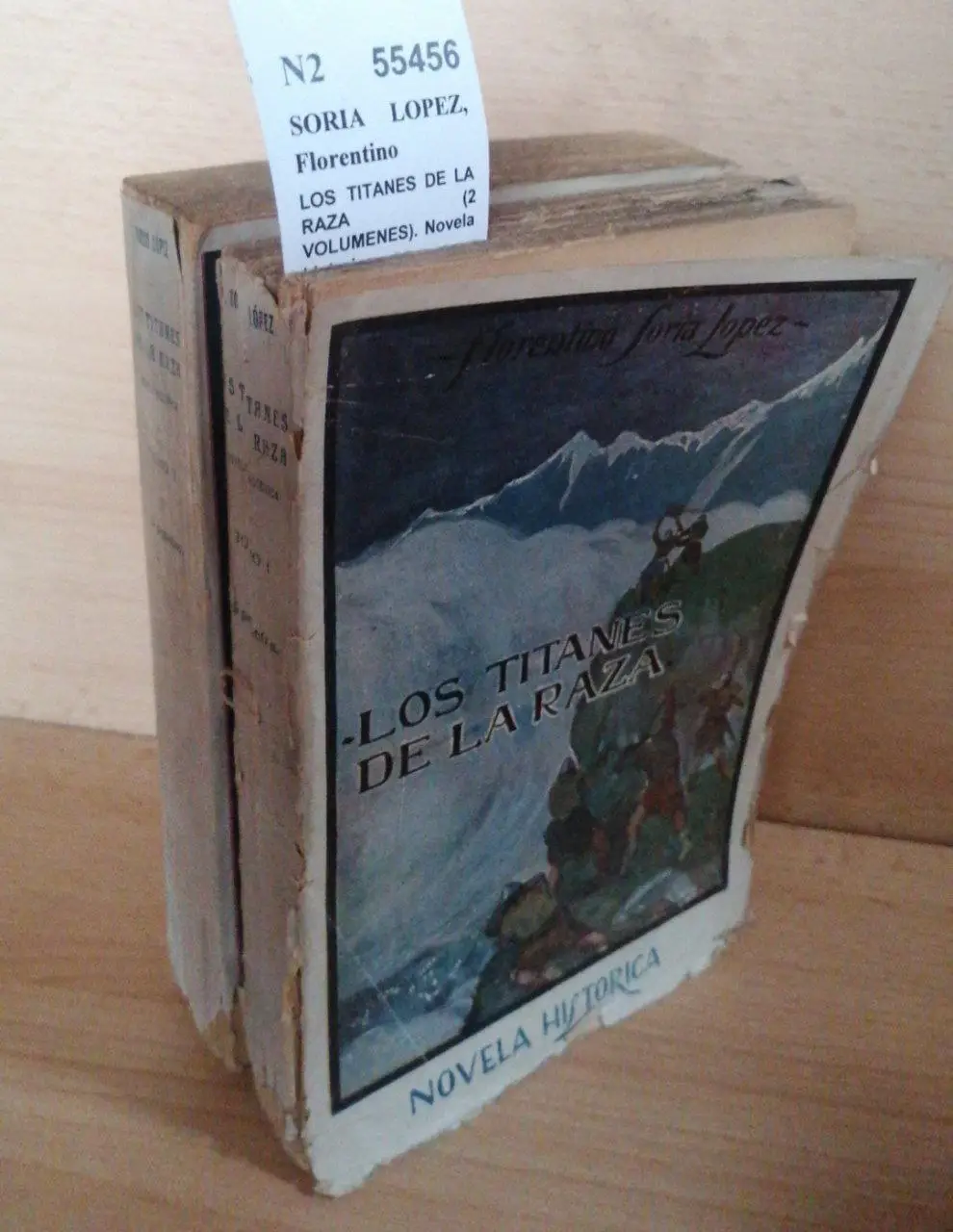 LOS TITANES DE LA RAZA (2 VOLUMENES). Novela historica